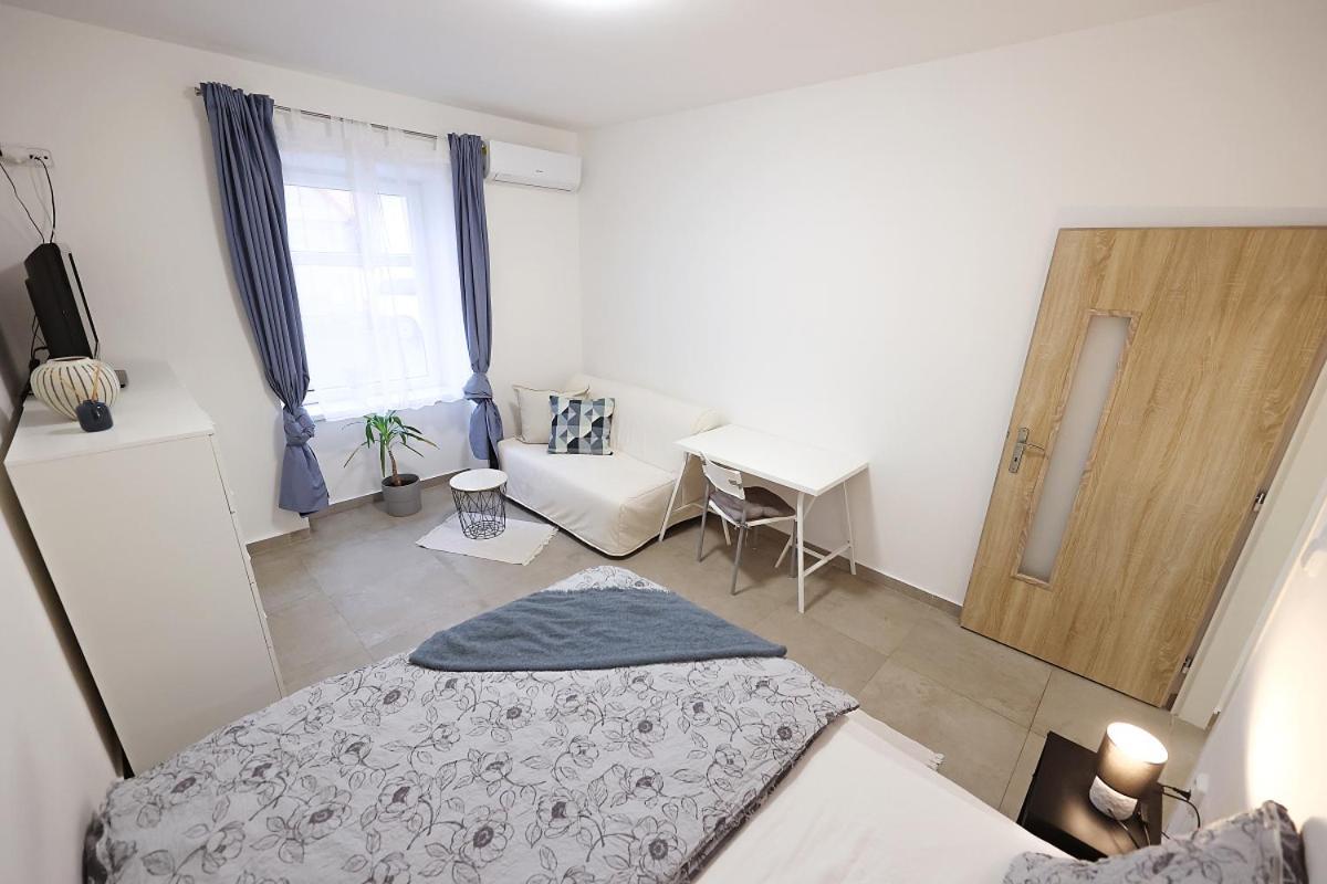 Fara No71 Apart 3 Libice nad Cidlinou Kültér fotó